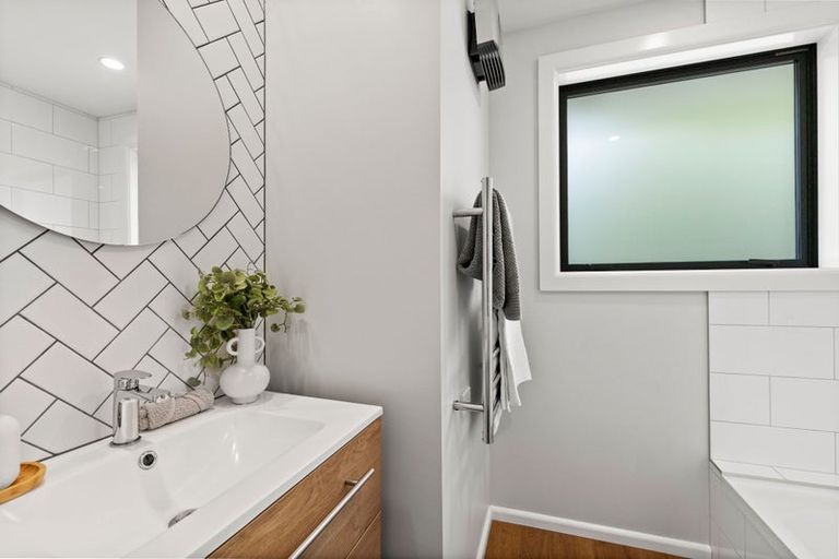 Photo of property in 17 Royleen Street, Casebrook, Christchurch, 8051