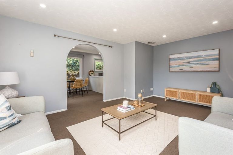 Photo of property in 27 Beatrice Place, Avonhead, Christchurch, 8042