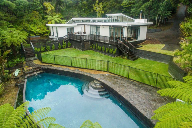 Photo of property in 14 Kopiko Road, Titirangi, Auckland, 0604