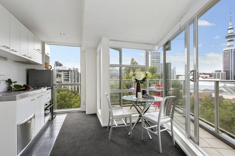 Photo of property in The Volt Apartments, 1401/430 Queen Street, Auckland Central, Auckland, 1010