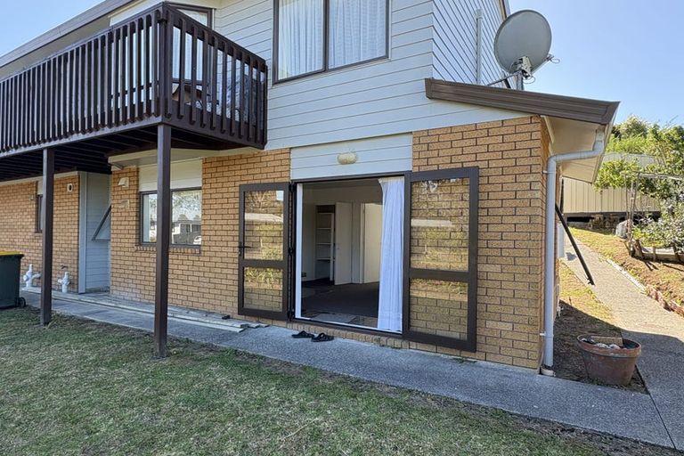 Photo of property in 63 Harmel Road, Glendene, Auckland, 0602