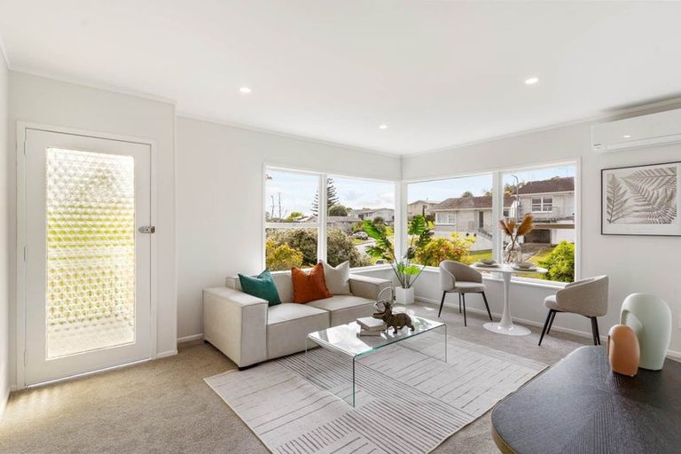 Photo of property in 1/3 Cheryl Place, Hillcrest, Auckland, 0627