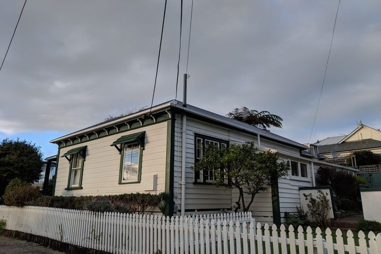 Photo of property in 2 Torless Terrace, Thorndon, Wellington, 6011