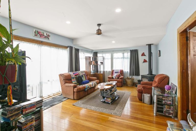 Photo of property in 58 Record Street, Fitzroy, New Plymouth, 4312