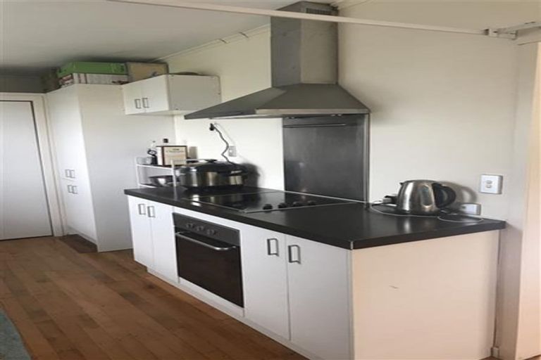 Photo of property in 1/23 Forrest Hill Road, Milford, Auckland, 0620