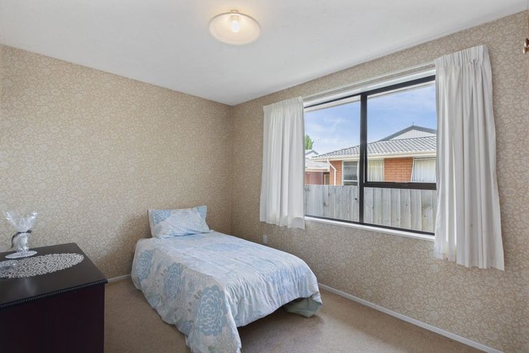 Photo of property in 2/61 Sarabande Avenue, Redwood, Christchurch, 8051