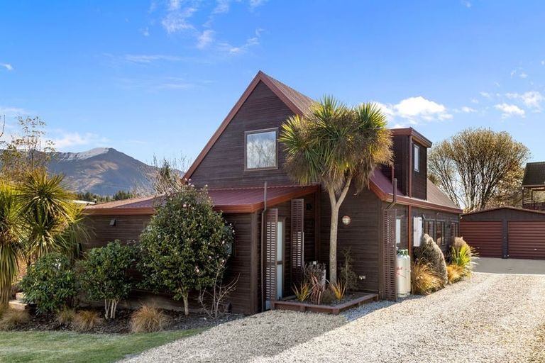 Photo of property in 3 Mount Iron Drive, Wanaka, 9305