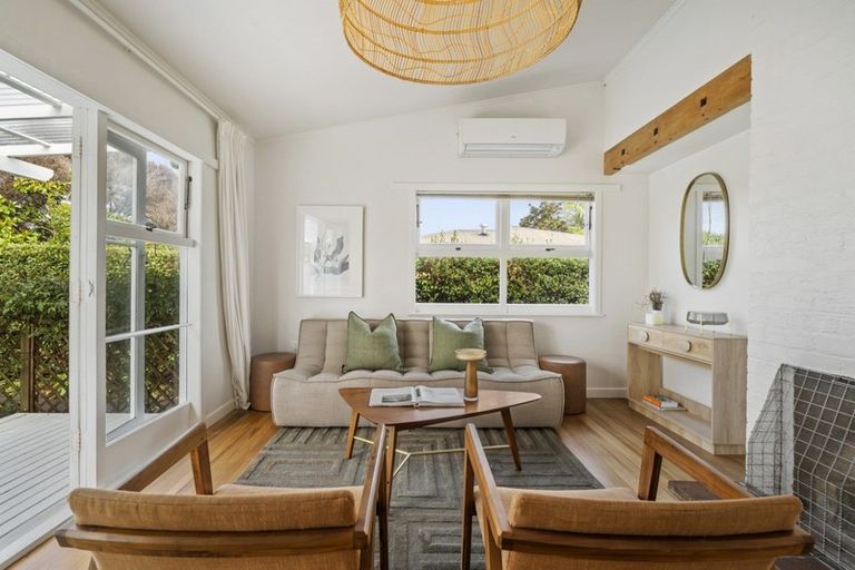 Photo of property in 1/14 Montgomery Avenue, Belmont, Auckland, 0622