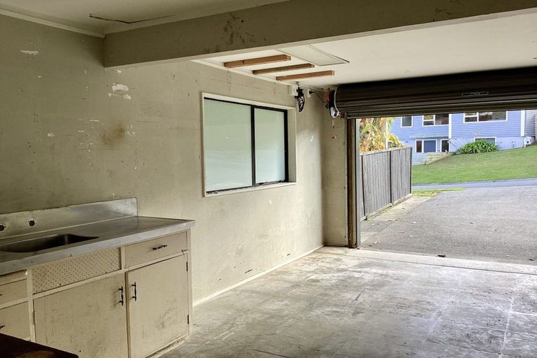 Photo of property in 1 Azimuth Place, Whitby, Porirua, 5024