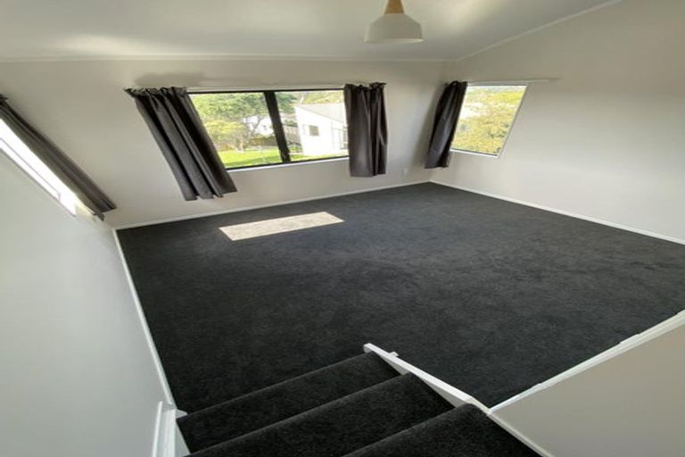 Photo of property in 2/16 Ebony Place, Massey, Auckland, 0614
