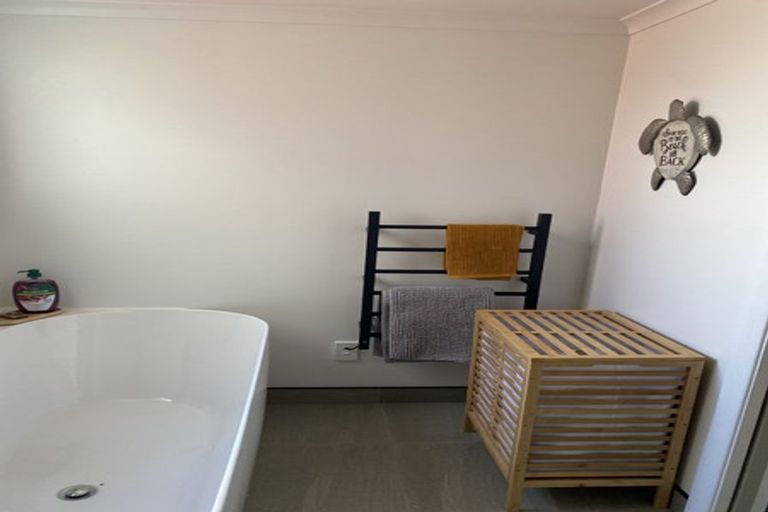 Photo of property in 48 Driver Crescent, Cannons Creek, Porirua, 5024