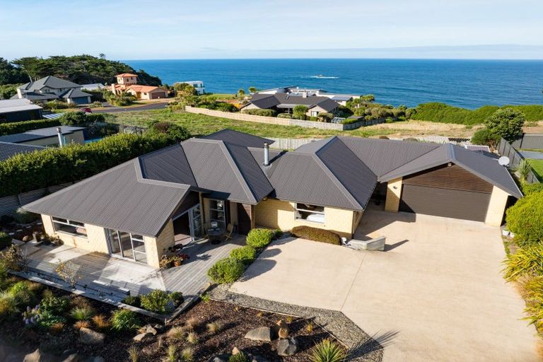 Photo of property in 37 Highgrove, Saint Clair, Dunedin, 9012