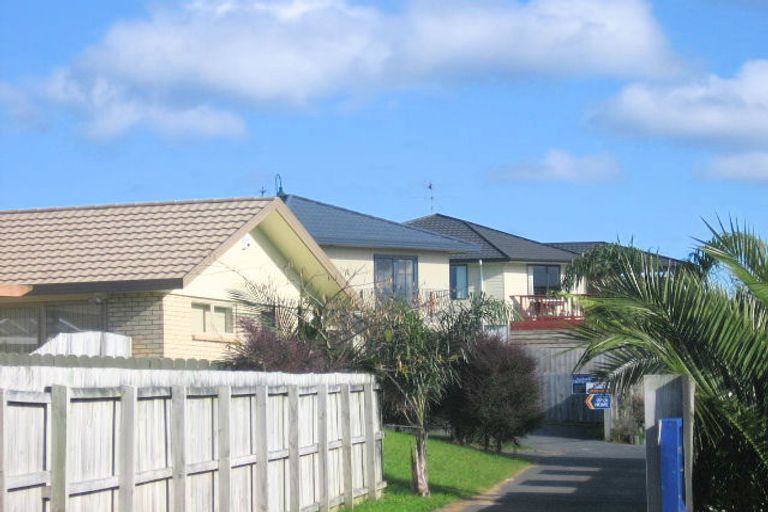 Photo of property in 34 Roy Maloney Drive, Henderson, Auckland, 0612