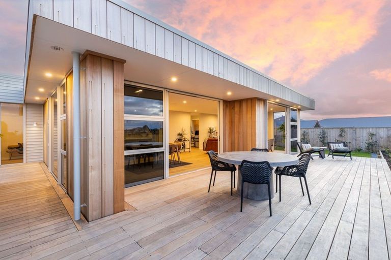 Photo of property in 9a Lemont Place, Westown, New Plymouth, 4310