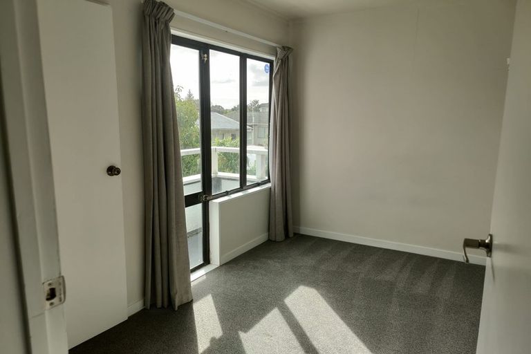 Photo of property in 3/15 Swanson Road, Henderson, Auckland, 0610