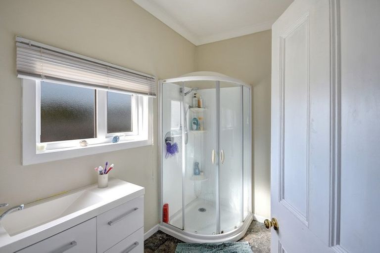 Photo of property in 5 Athol Place, Ravensbourne, Dunedin, 9022