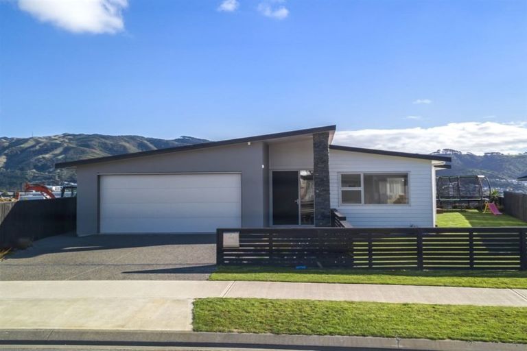 Photo of property in 112 John Burke Drive, Aotea, Porirua, 5024