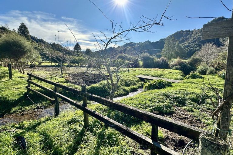 Photo of property in 254 Mangaonga Road, Ahititi, Urenui, 4378