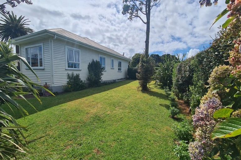 Photo of property in 147 Tasman Street, Opunake, 4616