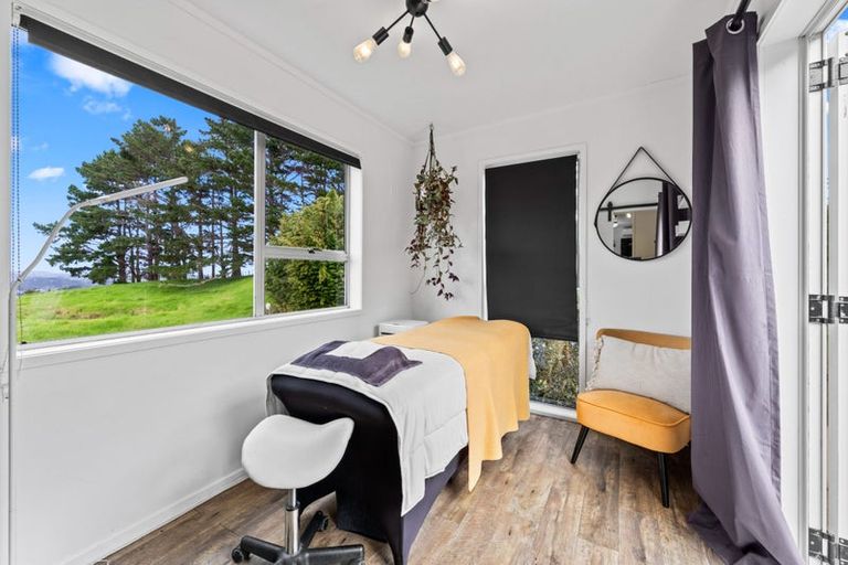 Photo of property in 330 Franklin Road, Paparoa, 0571