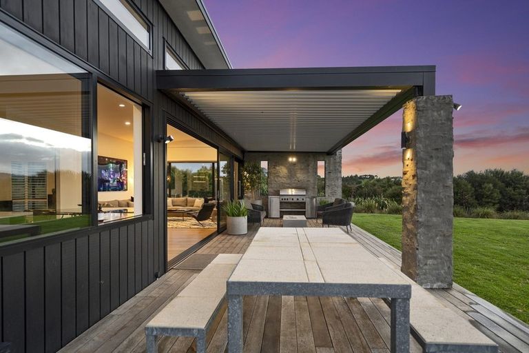 Photo of property in 458 Whitehills Road, Waitoki, Silverdale, 0994