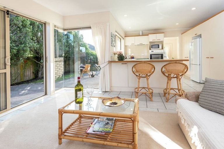 Photo of property in 16 Nad Place, East Tamaki Heights, Auckland, 2016