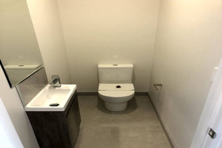 Photo of property in 6 Riroriro Close, Papakura, 2110