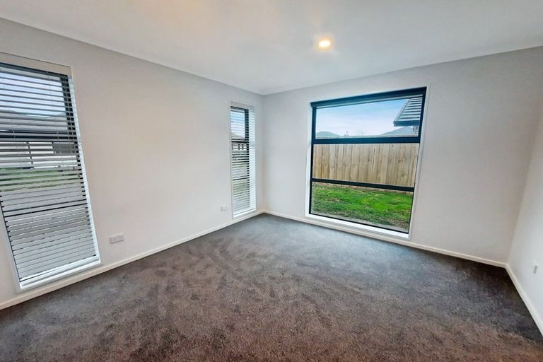 Photo of property in 4 Piwakawaka Lane, Pegasus, 7612