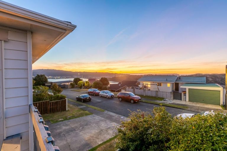Photo of property in 6 Ettrick Grove, Papakowhai, Porirua, 5024