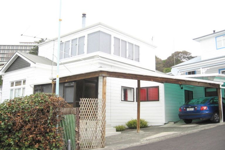 Photo of property in 2 Goldsmith Terrace, Hospital Hill, Napier, 4110