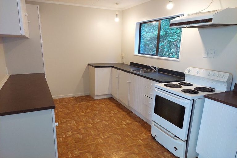 Photo of property in 6 Tiketike Way, Brooklyn, Wellington, 6021