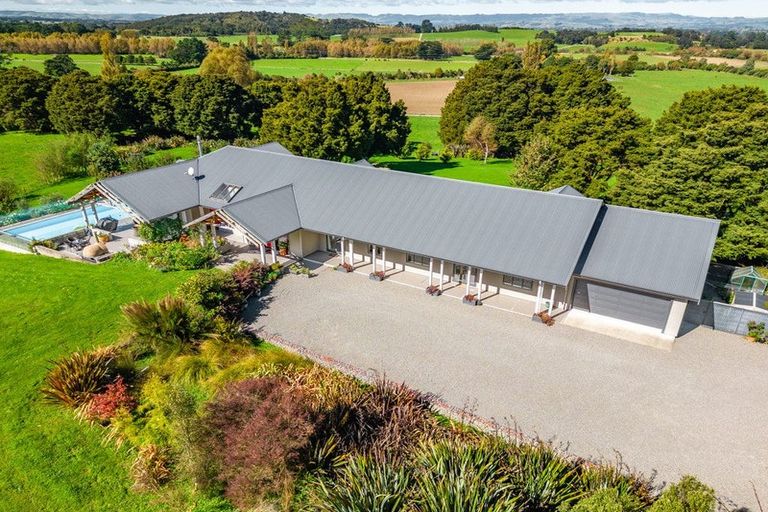 Photo of property in 36 Hoeke Road, Carrington, Carterton, 5791