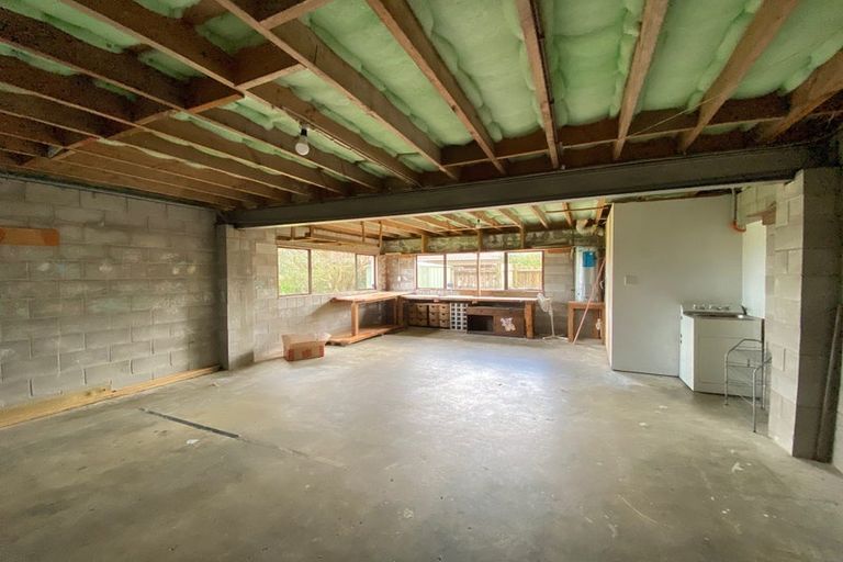 Photo of property in 6 Riesling Place, Henderson, Auckland, 0612