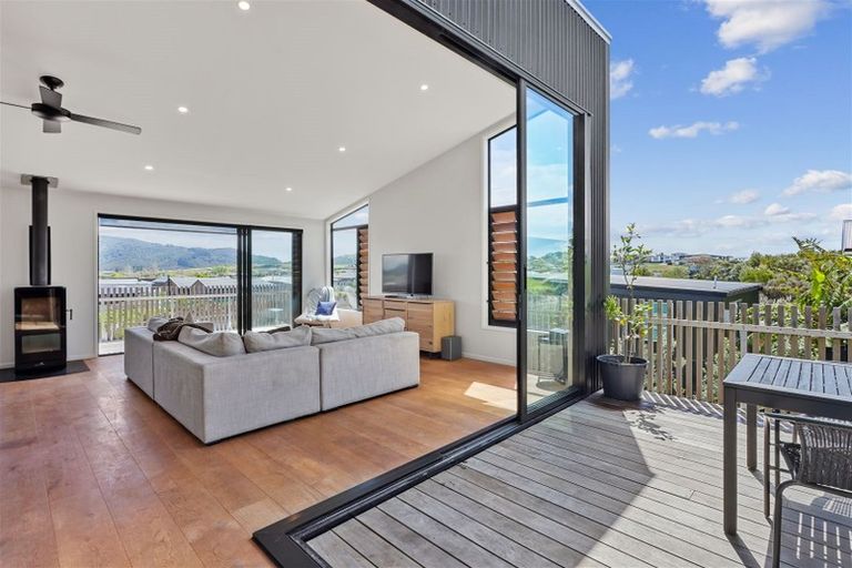 Photo of property in 32 Northcoast Place, Mangawhai Heads, Mangawhai, 0505