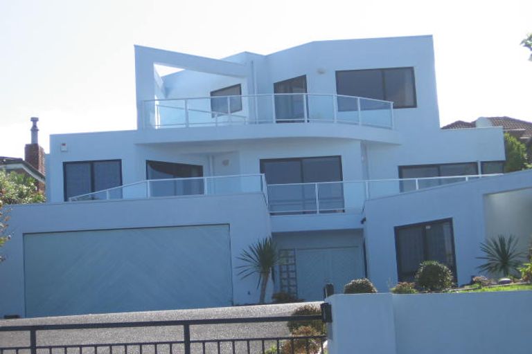 Photo of property in 4 Beacon Avenue, Campbells Bay, Auckland, 0630