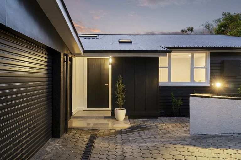 Photo of property in 18 Dyers Pass Road, Cashmere, Christchurch, 8022