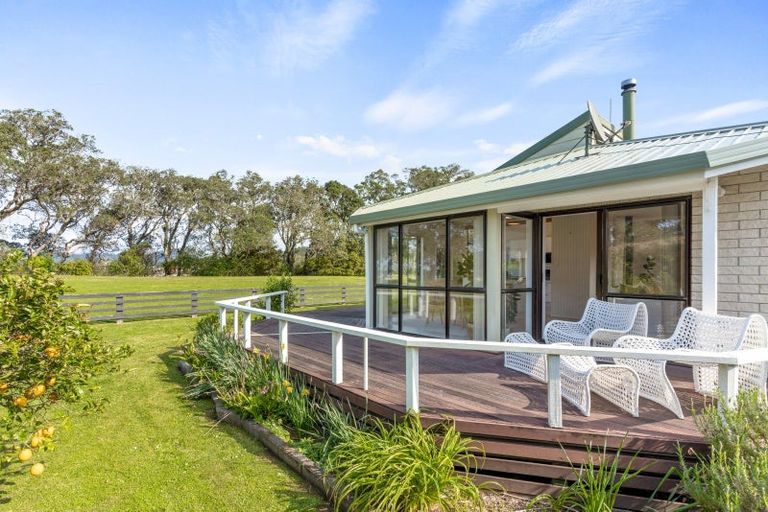 Photo of property in 111 Moana Anu Anu Avenue, Whangamata, 3620