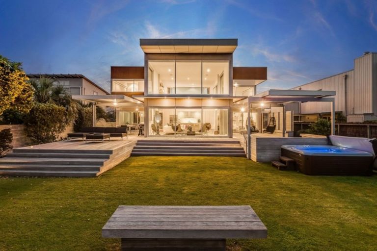 Photo of property in 39 Taumata Road, Omaha, 0986