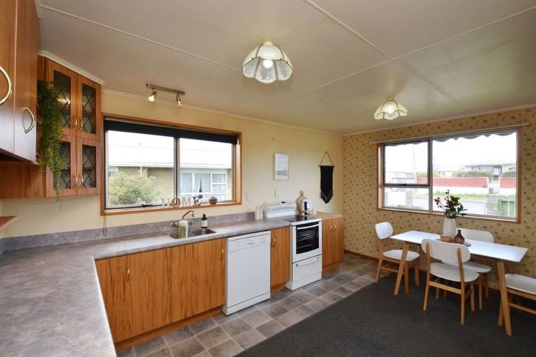 Photo of property in 48 Severn Street, Clifton, Invercargill, 9812