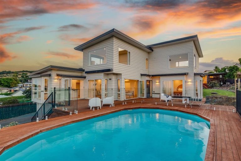 Photo of property in 40 Belleview Terrace, Mount Pleasant, Christchurch, 8081