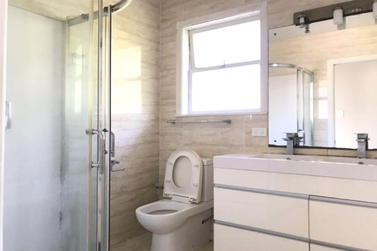 Photo of property in 4 Ondine Place, Glenfield, Auckland, 0629