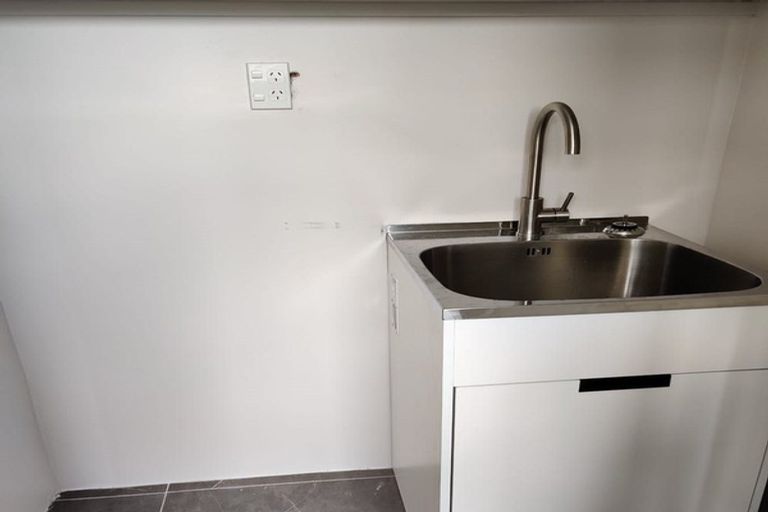 Photo of property in 4/9 Norman Spencer Drive, Papatoetoe, Auckland, 2104