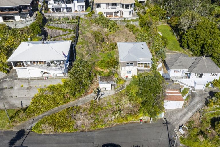 Photo of property in 15 Weston Street, Moturoa, New Plymouth, 4310