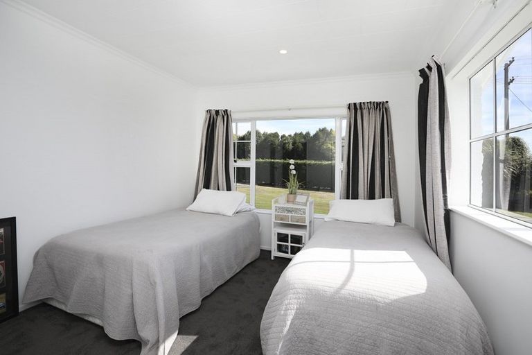 Photo of property in 3 Watt Road, Otatara, Invercargill, 9879