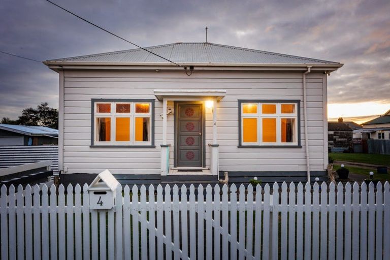 Photo of property in 4 Hillary Street, Foxton, 4814