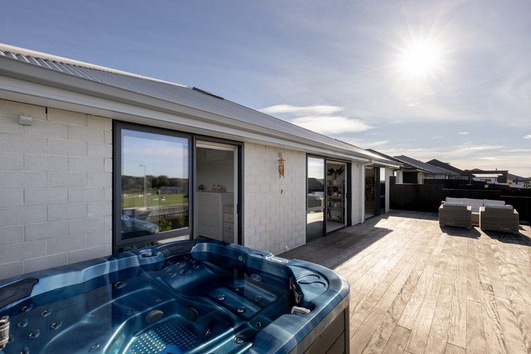 Photo of property in 39 Flounder Drive, Omokoroa, 3114