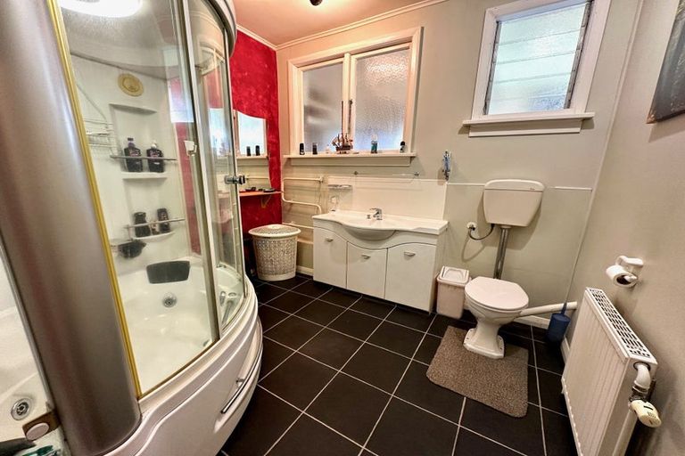 Photo of property in 30 Stamford Street, Balclutha, 9230