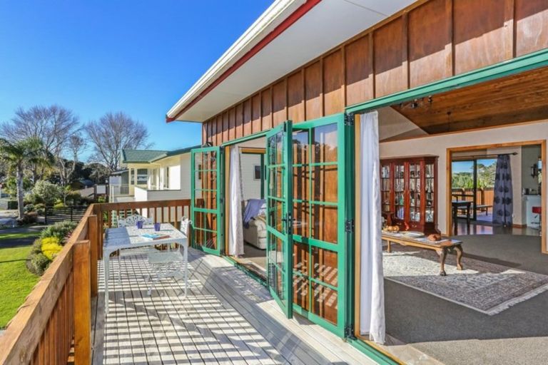 Photo of property in 166 Torkar Road, Clarks Beach, 2122