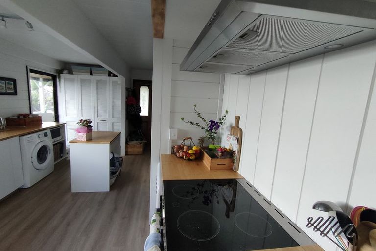 Photo of property in 71 Heta Road, Highlands Park, New Plymouth, 4312