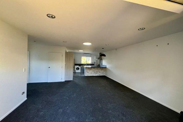 Photo of property in 2/48a Taharoto Road, Takapuna, Auckland, 0622